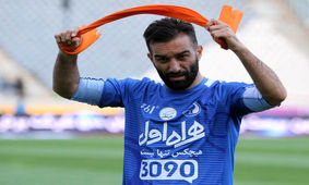 وقتی بچه‌غول استقلالی‌ها پشت علی کریمی درآمد