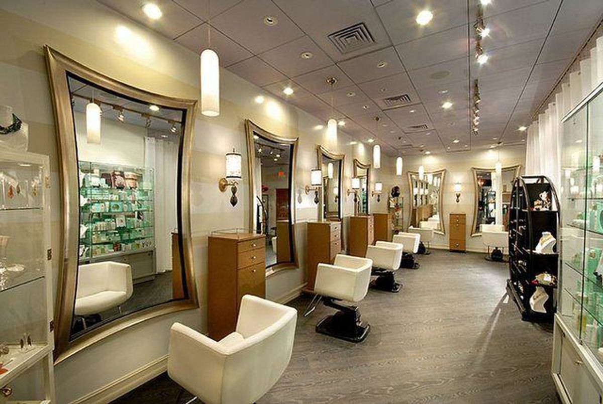 بازار گرم آرایش زیرزمینی زنان در روزهای کرونا