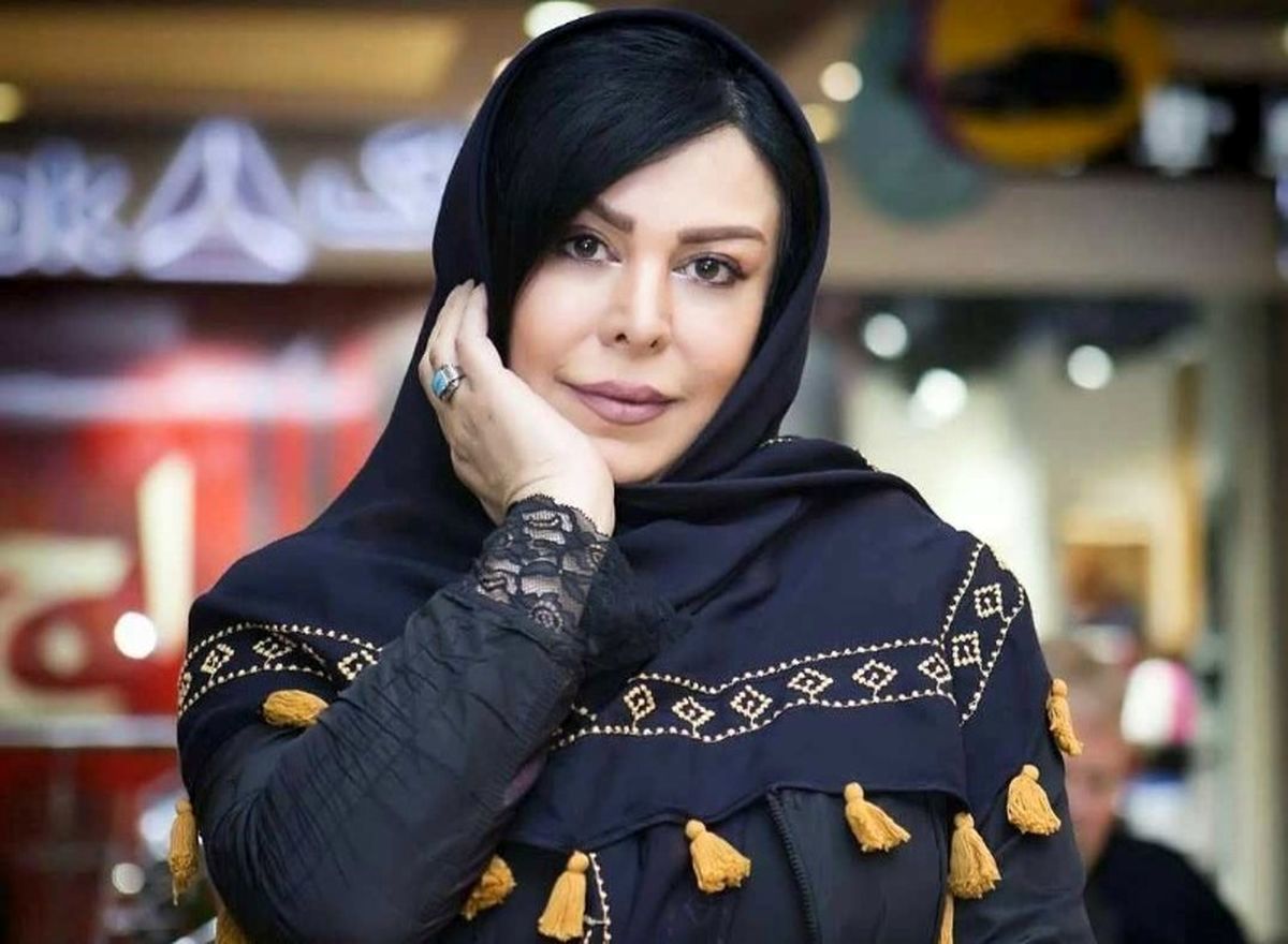 فلور نظری کشف حجاب کرد؟!