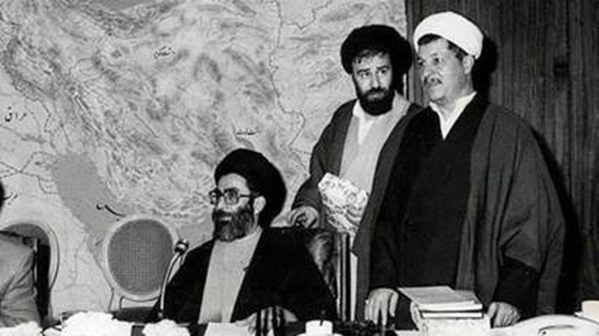 چرا کودتای نقاب لو رفت؟/ چه کسی به آیت‌الله خامنه‌ای خبر داد کودتا در راه است؟!