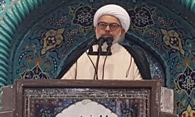امام جمعه موقت شاهرود: برخی هم‌لباس‌های ما در راه آمریکا گام برمی‌دارند / داغ مذاکره را به دل ترامپ می‌گذاریم