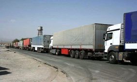 تردد کامیون‌های حامل کالا در مرز دوغارون روان شد