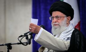 توئیت حساب کاربری رهبر انقلاب به مناسبت سالگرد قرارداد ۱۹۱۹ بین ایران و انگلیس