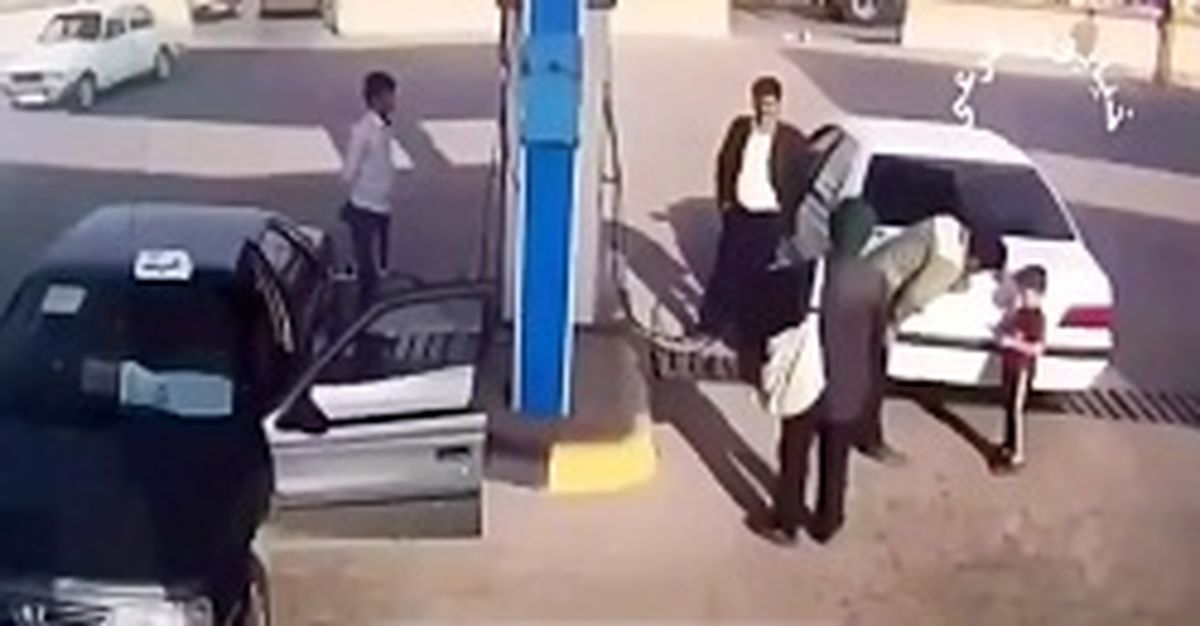 لحظه انفجار پژو در هنگام سوخت گیری/ویدئو