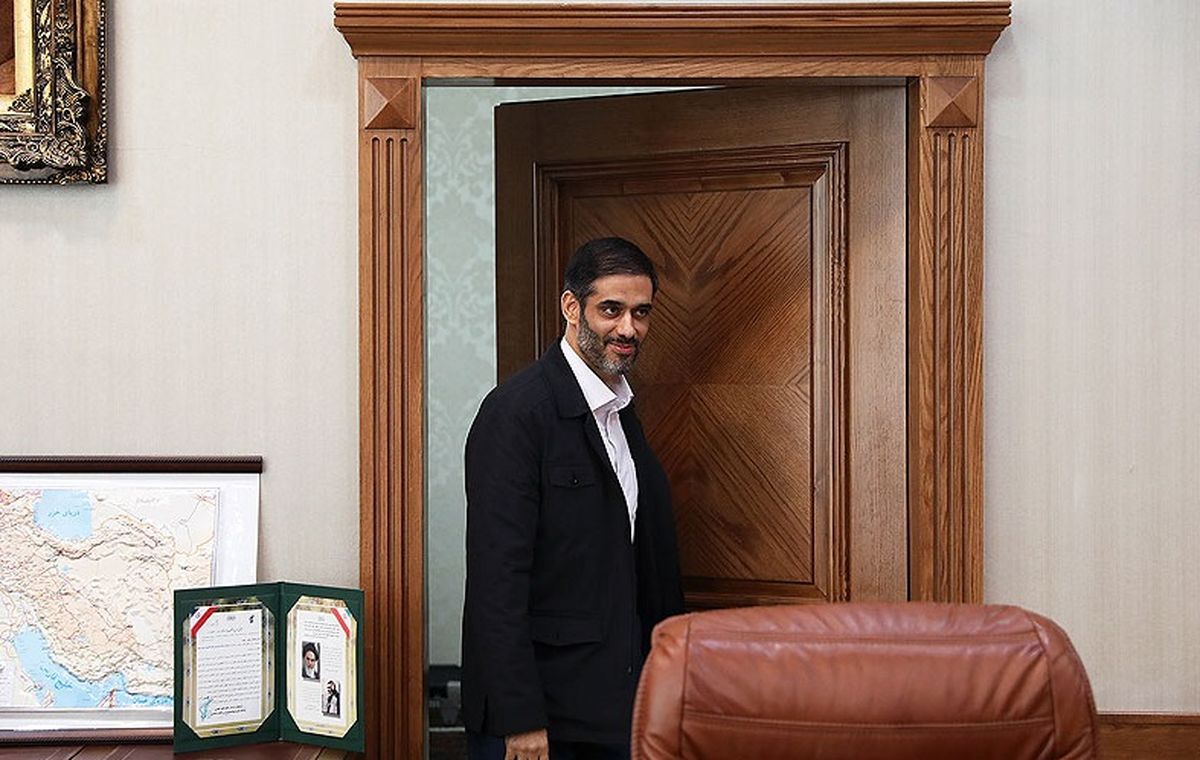 فرمانده قرارگاه اقتصادی سپاه راهی پاستور می شود؟ / «محمد»، گزینه ای برای جانشینی روحانی