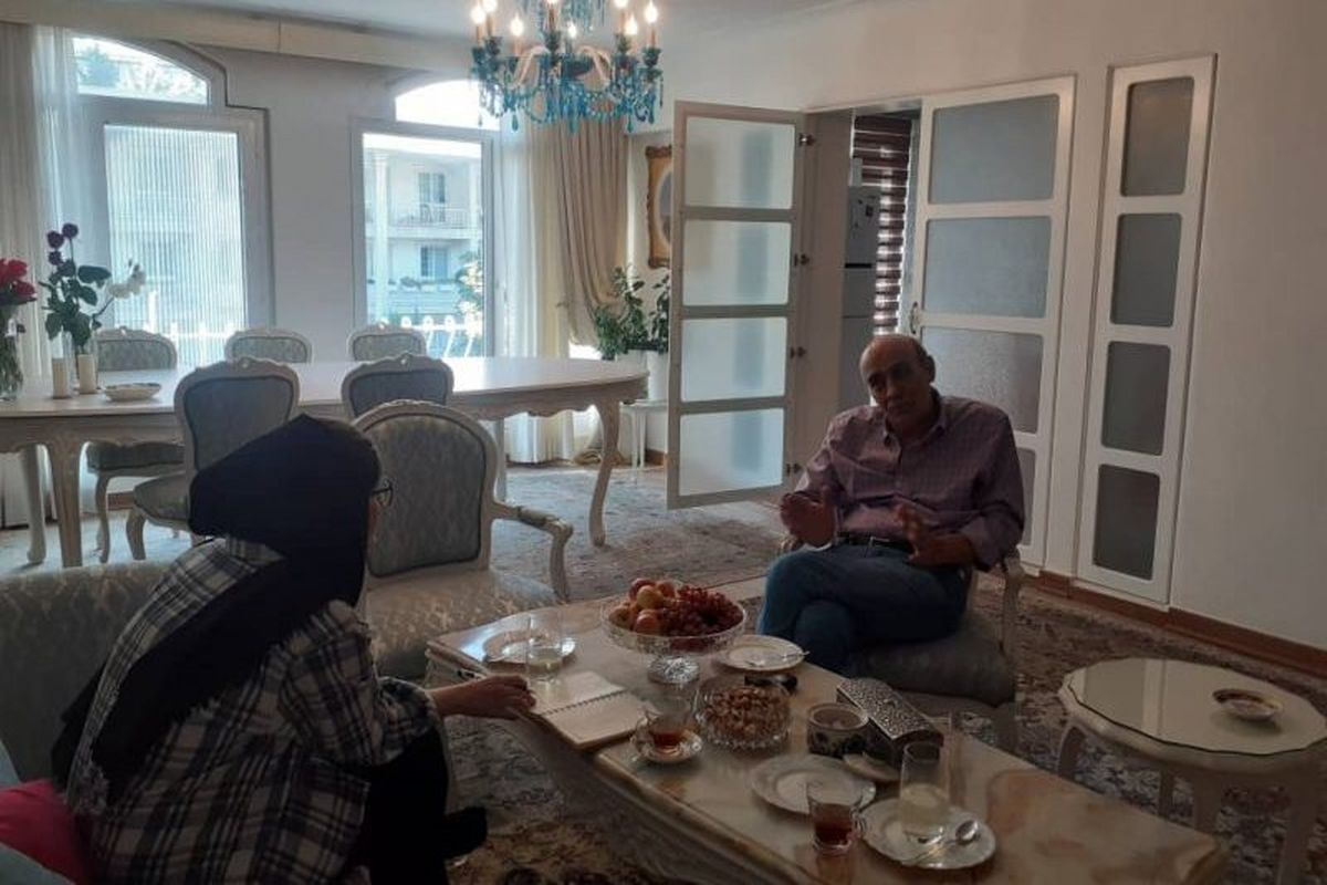 «آیت الله جنتی: بس کن قالتاق» / ارتباط ما با پهلوی کلا یک عکس با فرح بود