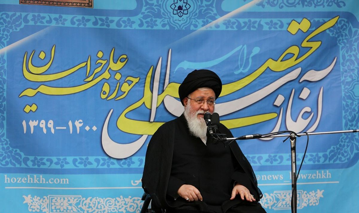 علم الهدی: طلاب ما به اندازه دانش آموزان بی‌بضاعتی که کمیته امداد تبلت در اختیارشان می‌گذارد، ارزش ندارند؟