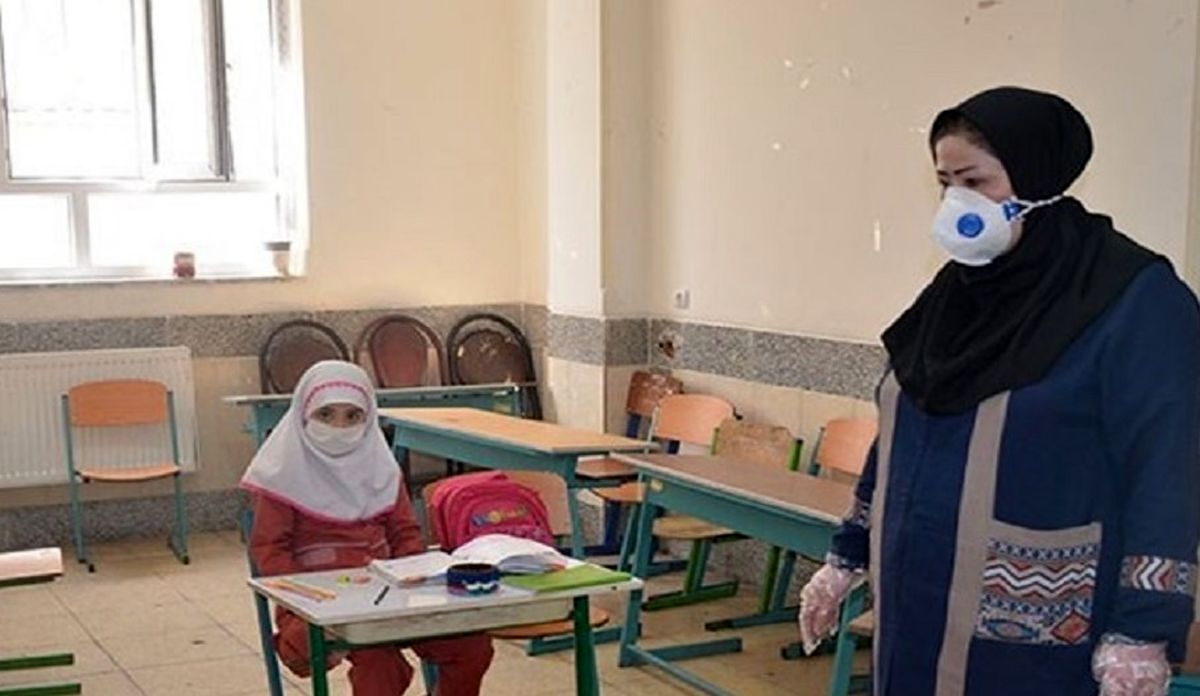 مدارس اردستان باز است/ تخلفات را گزارش کنید
