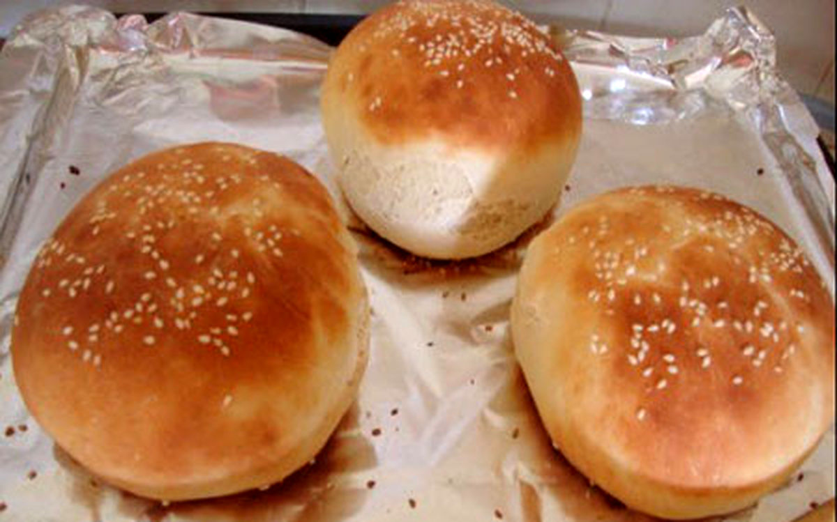 چگونه در خانه نان همبرگری بپزیم؟