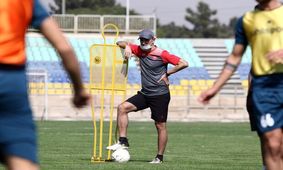 سرمربی پرسپولیس دروازه‌بان شد/ سه نفر اختصاصی تمرین کردند