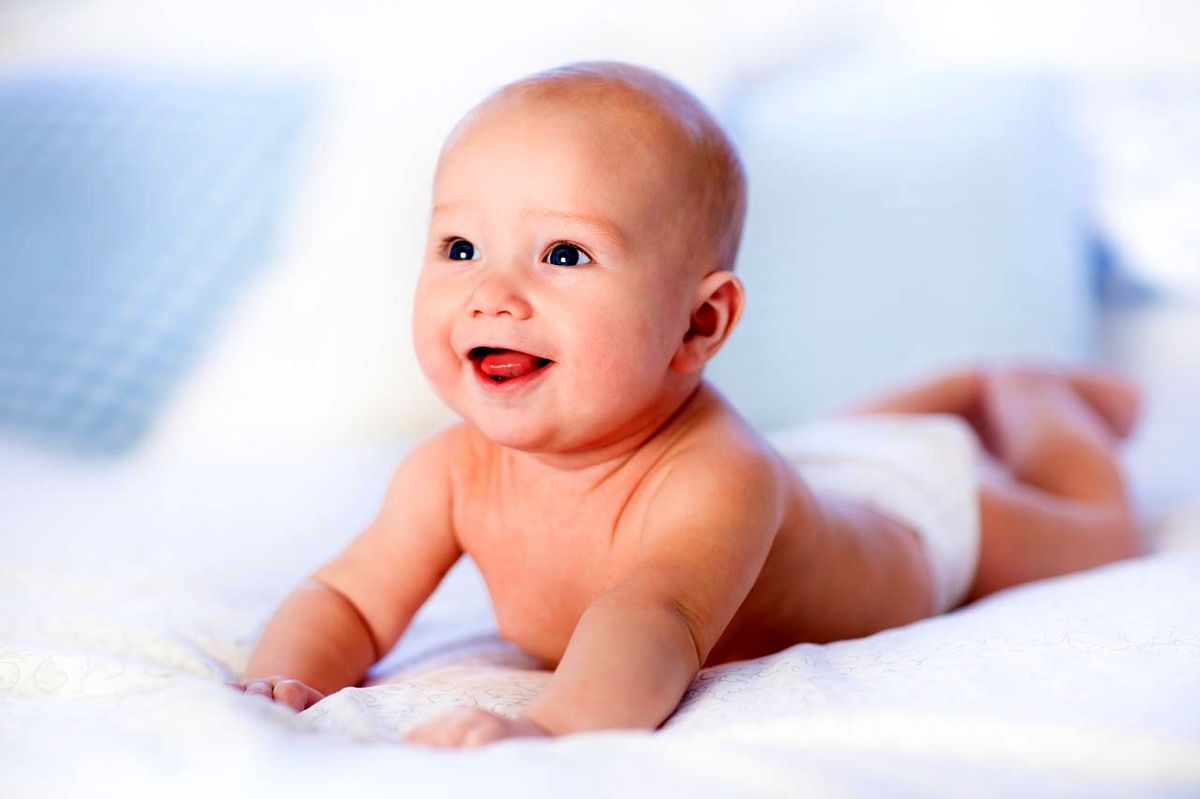 بچه ا‌م قرار است ساعت ۰۹:۰۹ روز ۹۹.۹.۹ به دنیا بیاید