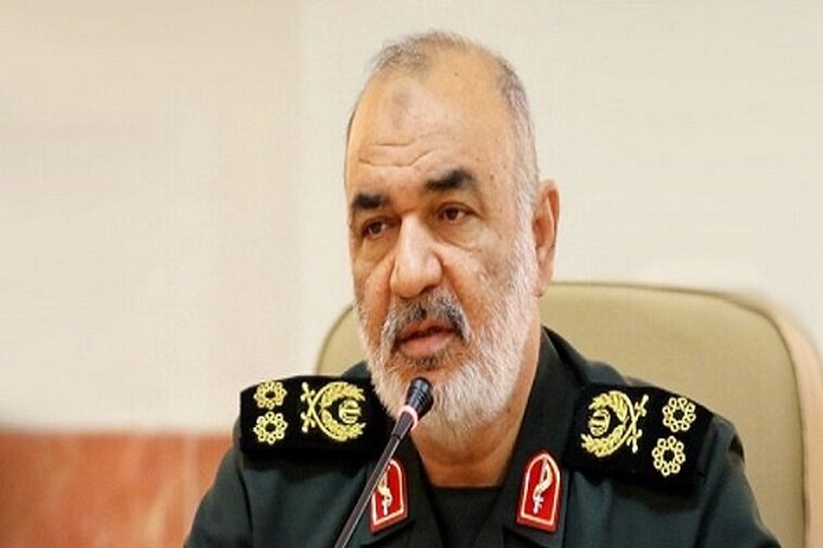 قطعاً انتقام خون شهید سلیمانی را از قاتلان او خواهیم گرفت