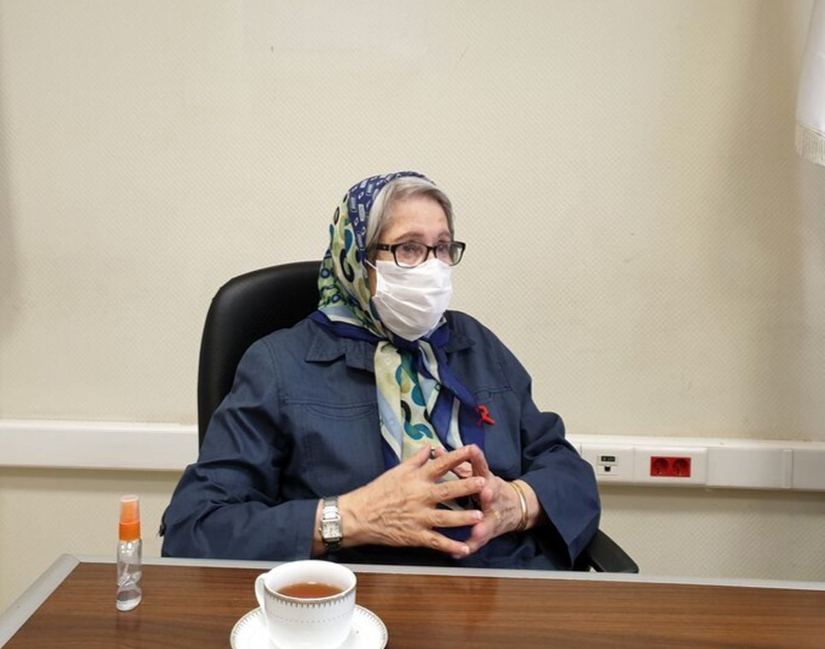 واکنش محرز به حراجی جنجالی و تجمع مردم در یک پاساژ: کاملاً ناامید شدم/ بیمارستان‌ها دیگر جا ندارند