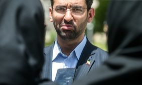 شکایت کاربران از پینگ بالای همراه‌اول و رایتل در استوری آذری‌جهرمی