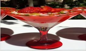 طرز تهیه محلبی توت فرنگی