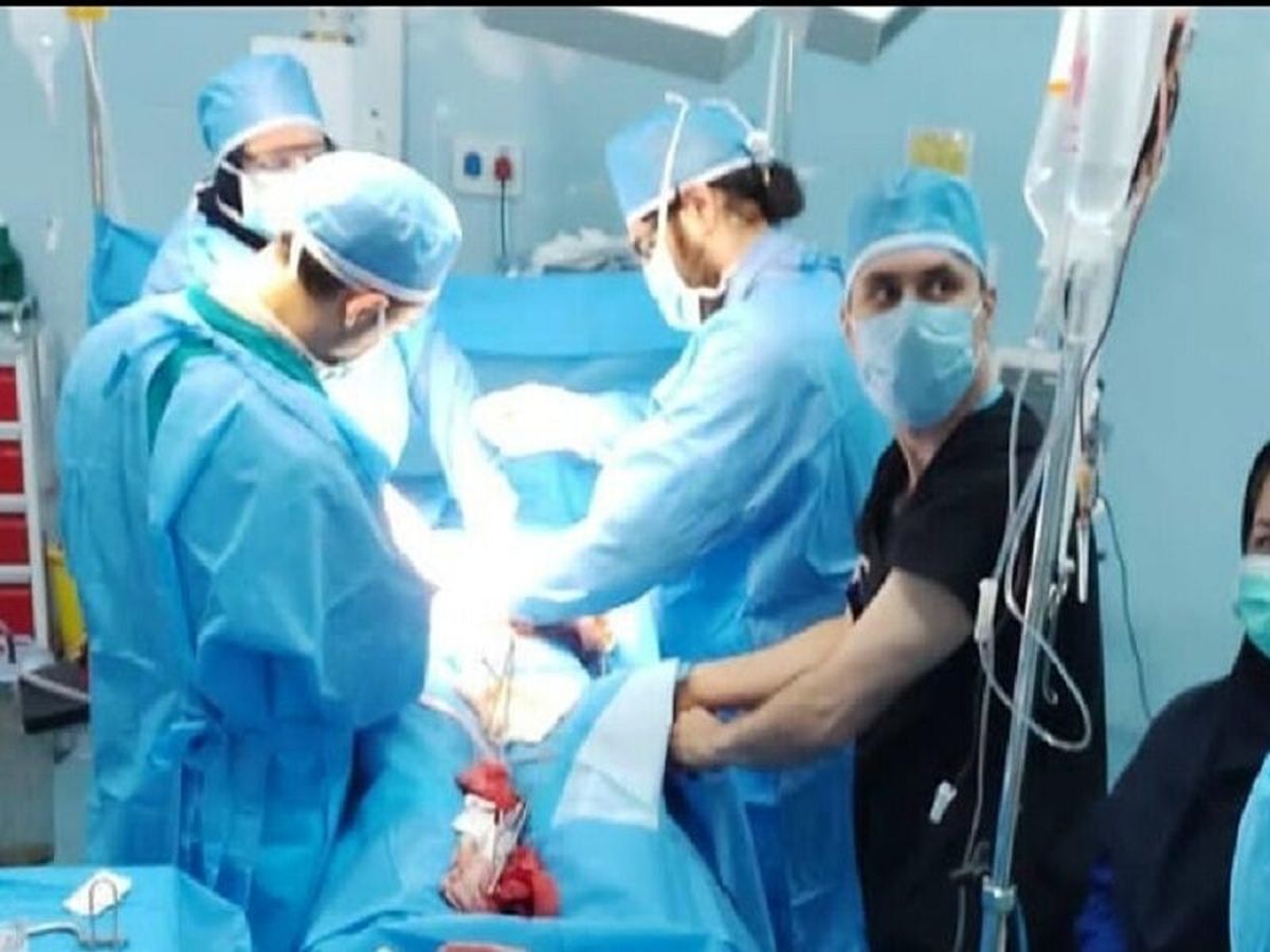 دختر گتوندی با وجود ۱۲ ضربه چاقو از مرگ نجات یافت