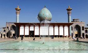 درهای حرم مطهر شاهچراغ(ع) به روی زائران گشوده شد