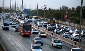 ترافیک در خروجی‌های مشهد پُرحجم است