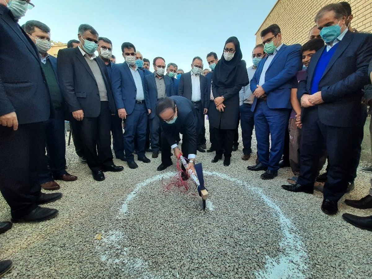 کلنگ مدرسه ۶ کلاسه شهید ناصری با اعتباری بالغ بر ۷۵۰ میلیون تومان به زمین زده شد
