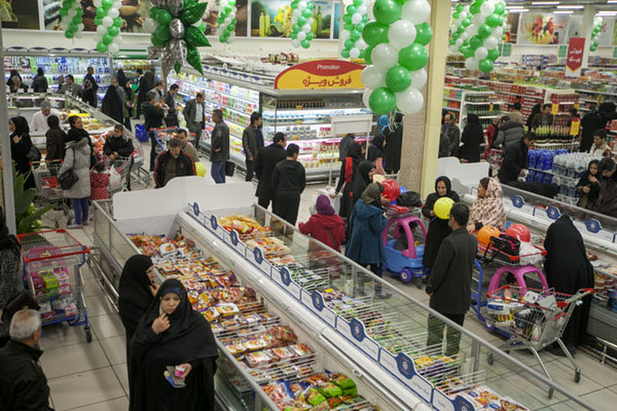 عرضه مرغ قطعه‌بندی شده در فروشگاه‌های زنجیره‌ای همچنان متوقف است