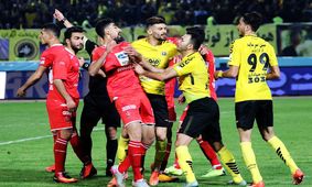 زد و خورد بازیکنان سپاهان و پرسپولیس در پایان بازی