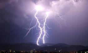 مرگ زن سیاهکلی بر اثر صاعقه