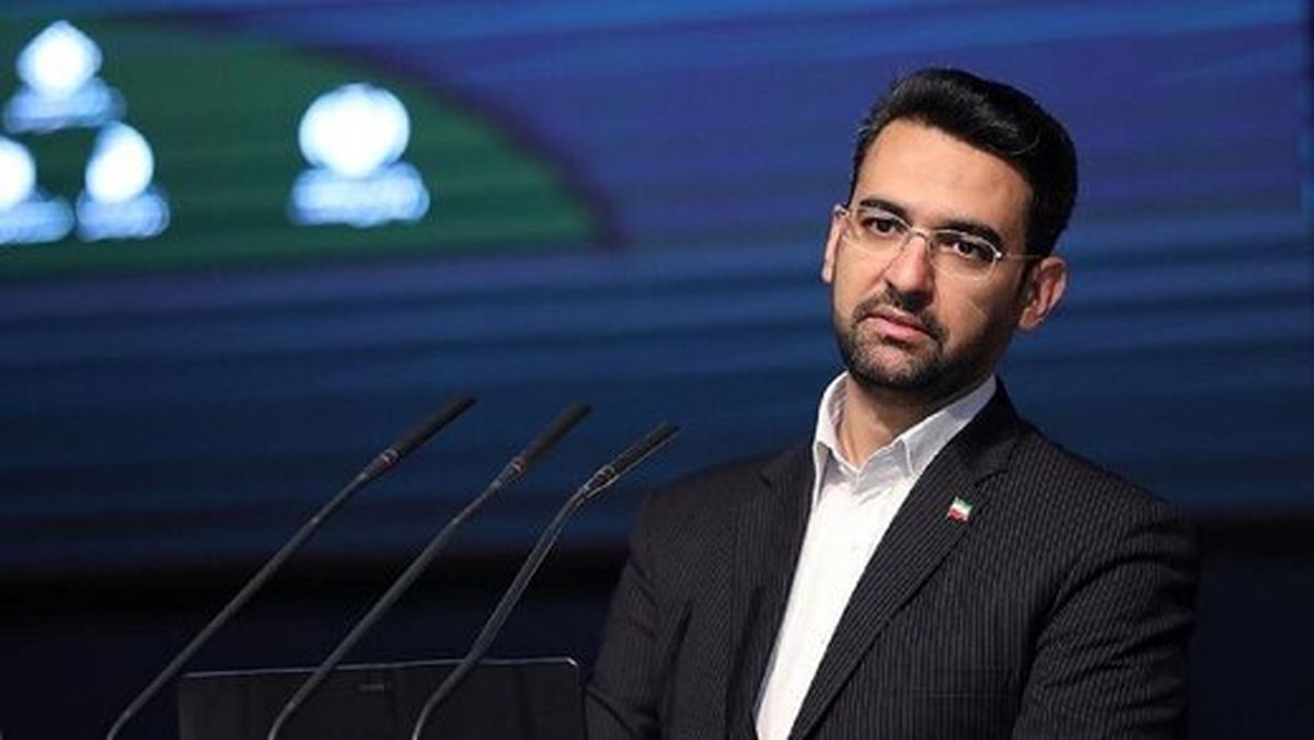 آینده در دالان های مخفی و اسرارآمیز ساخته نمی شود / به هوای تازه نیاز داریم