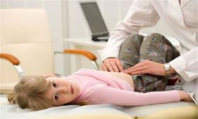 شکم‌درد بچه‌ها را چه زمانی جدی بگیریم؟/ اینفوگرافی