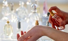 خطاهایی که هنگام استفاده از عطر‌ها مرتکب می‌شویم