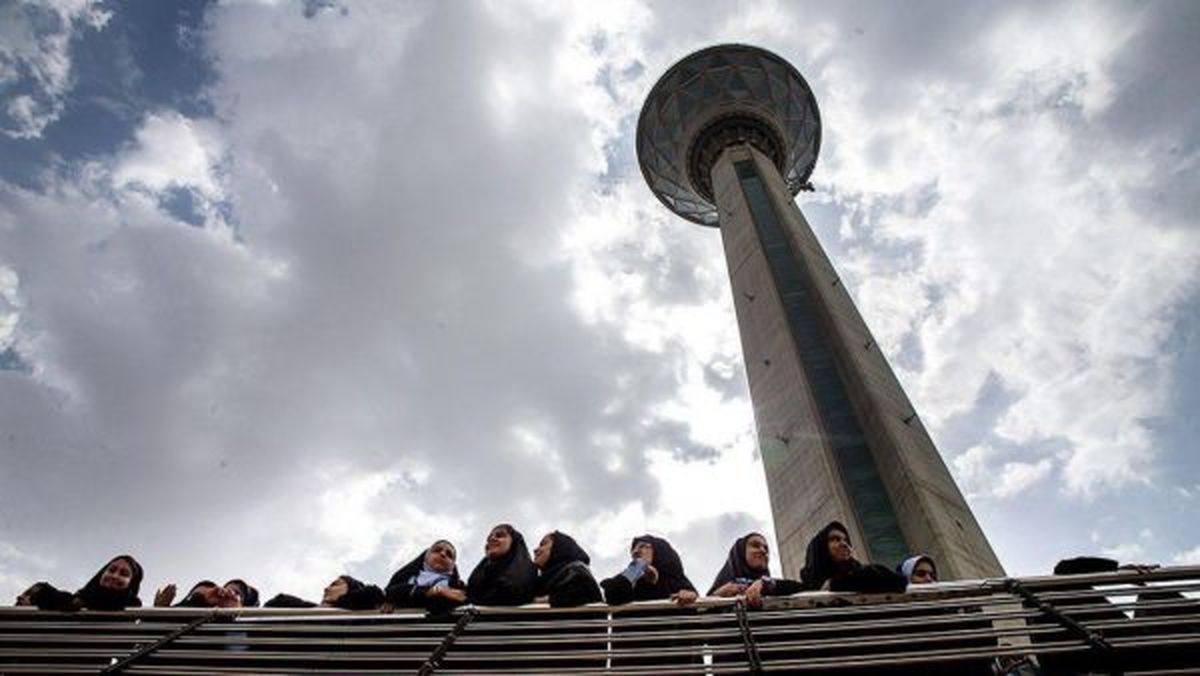 بازدید رایگان دختران از برج میلاد و تخفیف‌های گردشگری به مناسبت روز دختر