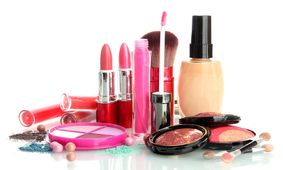 لوازم آرایشی چگونه جان مصرف‌کنندگان را می‌گیرد؟
