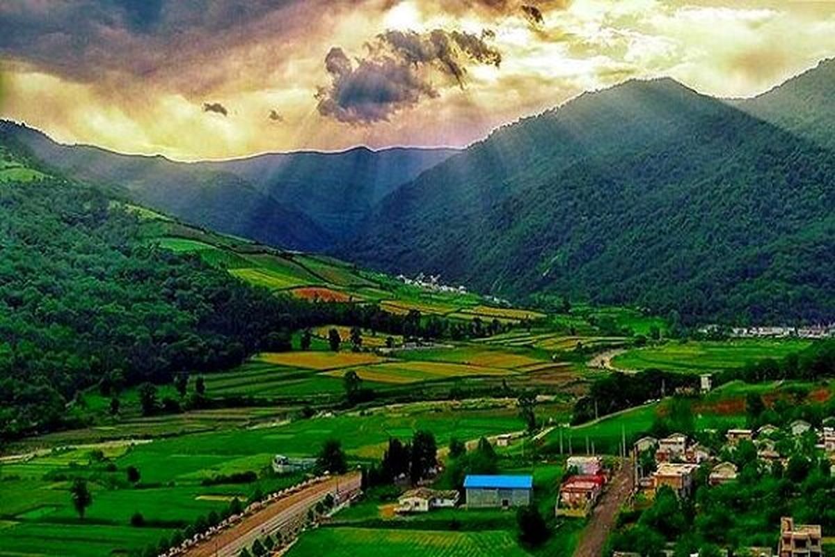 تنگه زیبای "دار"، روستای کشک‌ سرا/ ویدئو