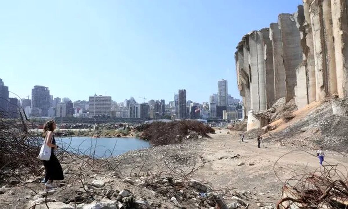 یک سال پس از انفجار بیروت؛ لبنان بیشتر در باتلاق فساد فرو می‌رود