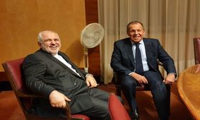 ظریف «راز سر به مهر» برجام را به لاوروف تقدیم کرد/ عکس
