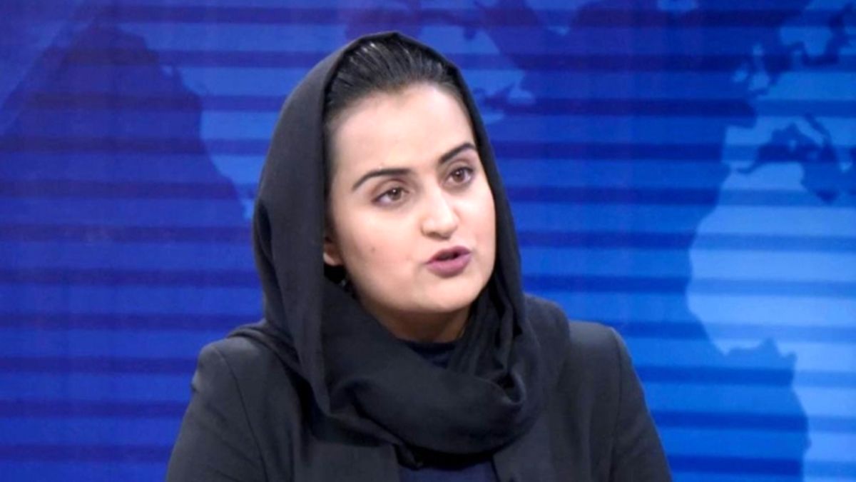 مجری معروفِ زن افغانستان از کشور فرار کرد/ عکس