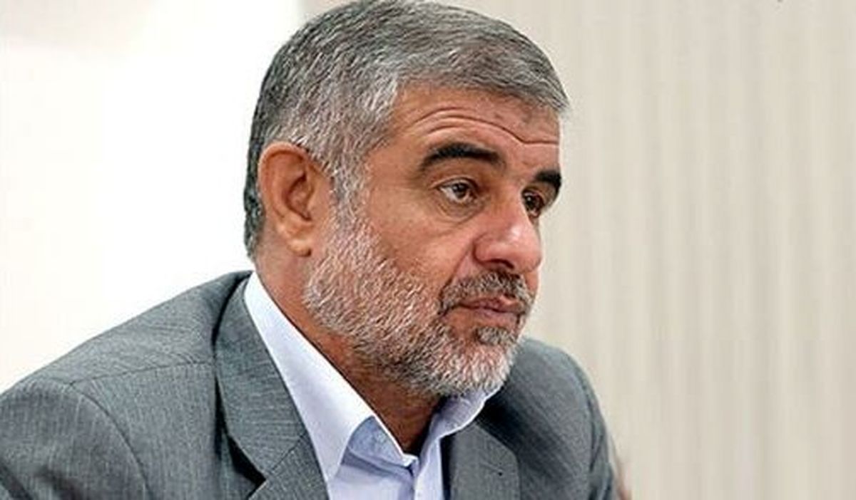 مسئولان مانع خروج سرمایه‌ های یزد توسط بانک‌ ها شوند