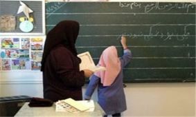 روایتی عجیب از نحوه معاینه برای استخدام معلمی؛ « ما را برهنه کردند تا مطمئن شوند دوجنسه نیستیم»