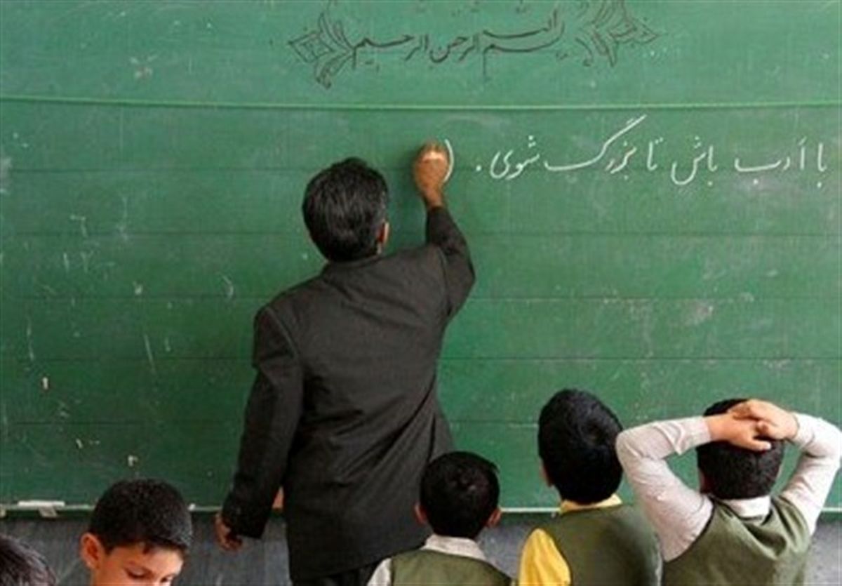 حقوق معلمان نباید کمتر از ۸۰درصد هیات علمی دانشگاه‌ ها باشد / تصویب لایحه رتبه‌ بندی قبل از پایان آبان