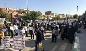 تجمع مردان مقابل مجلس برای کاهش میزان مهریه