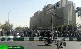 تجمع سهامداران پدیده مقابل مجلس