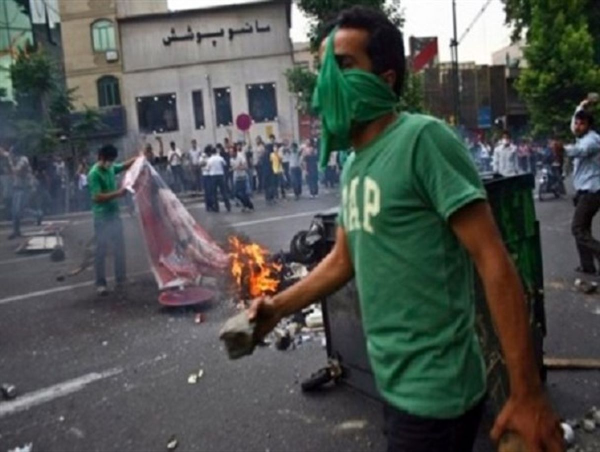 اعترافات تکان دهنده کارمند سفارت انگلیس در تهران در فتنه۸۸/با ستاد موسوی مستقیماً ارتباط داشتیم