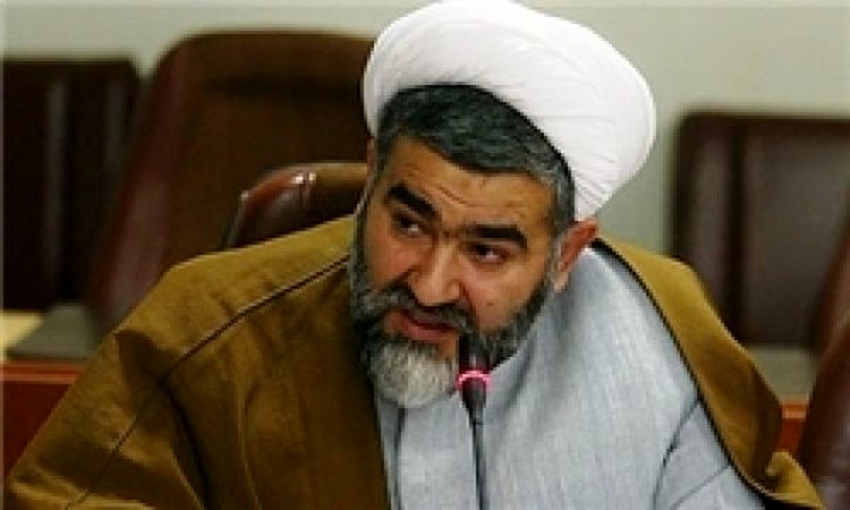 مگر می شود قاچاقچی‌ها کانتینر - کانتینر وارد کشور کنند بدون نفوذ در دولت / شبکه‌های مافیایی در پشت صحنه وجود دارد