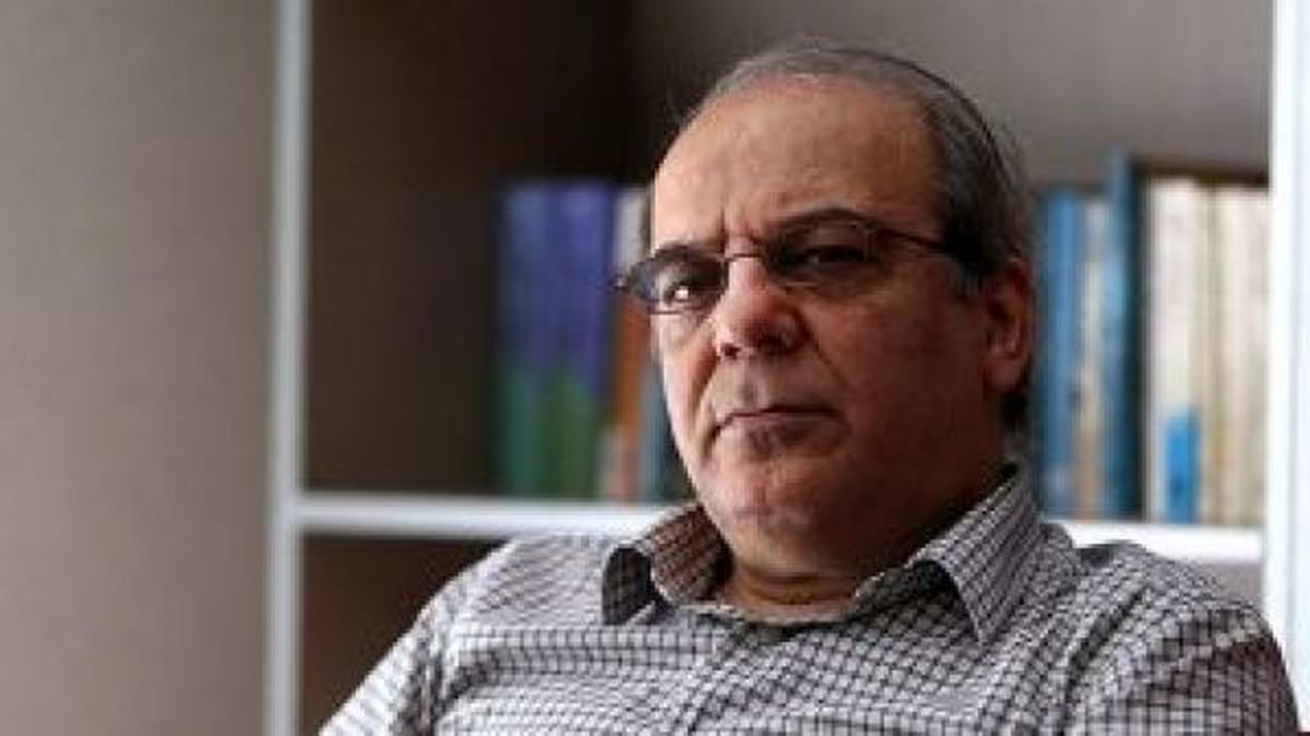 عباس عبدی: کسانی که می گویند از رای خود پشیمانند، مفهوم سیاست را نمی دانند