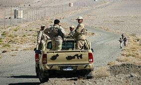 درگیری ماموران انتظامی ‌مهرستان و سراوان با قاچاقچیان مسلح/ کشف ۱۲۵۹ تن مواد مخدر