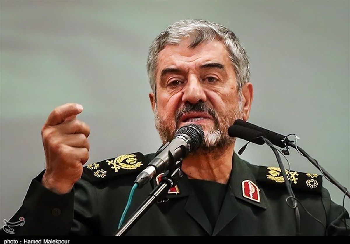 وعده فرمانده سپاه برای گرفتن انتقام خون ۱۱ شهید حمله تروریستی مریوان