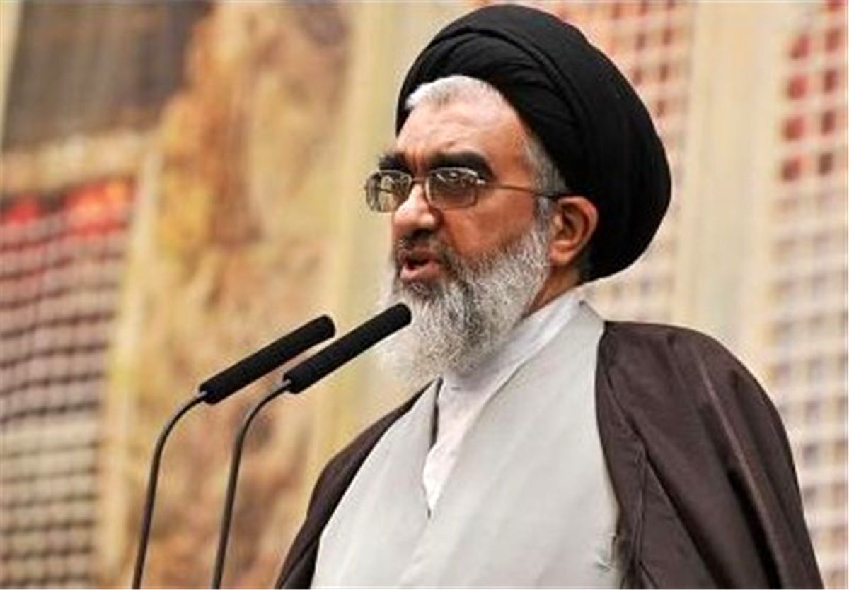 امام‌جمعه قم: "آقازاده‌ها" مسئولان را به این روز انداختند/ دستگاه قوه قضا اخلال‌گران بازار را به اشد مجازات برساند