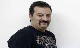 کنایه مهراب قاسمخانی به تیترهای روزنامه کیهان /عکس