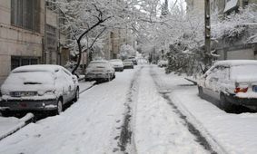 فیلم/ قطع برق مترو کرج و سرگردانی مسافران