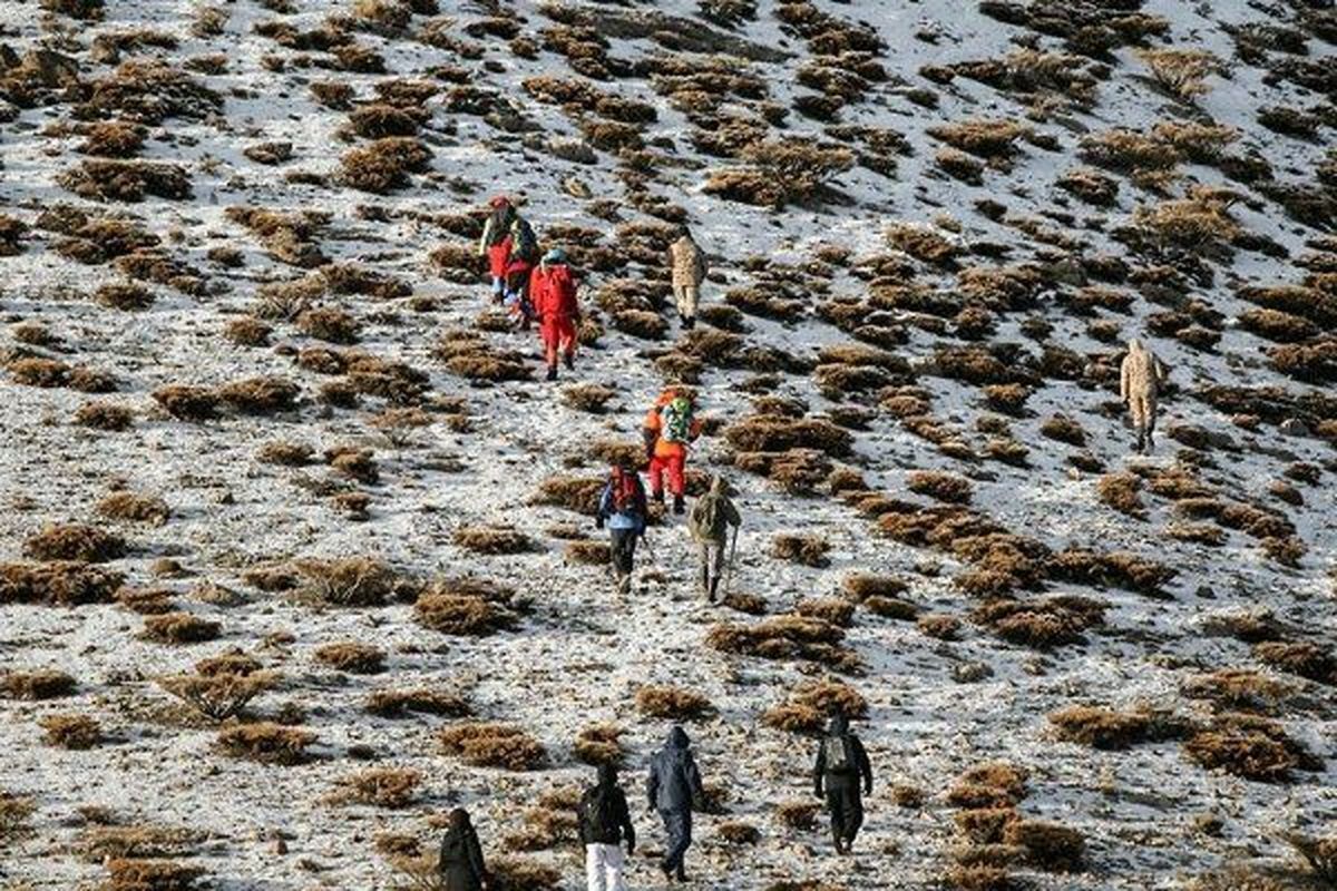 تلاش 40 امدادگر برای انتقال اجساد سرنشینان هواپیمای تهران - یاسوج