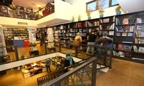 ملت عشق بازهم پرفروشترین رمان ماه شد